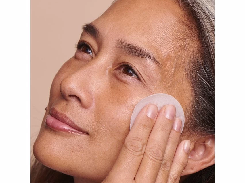 Peter Thomas Roth Even Smoother Glycolic Retinol Resurfacing Peel Pads 3 Peter Thomas Roth Even Smoother Glycolic Retinol Resurfacing Peel Pads - Image 3