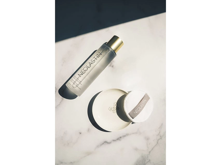 Neolastin Exfoliate & Smooth Triple Hydroxy Acid Toner 3 Neolastin Exfoliate & Smooth Triple Hydroxy Acid Toner - Image 3