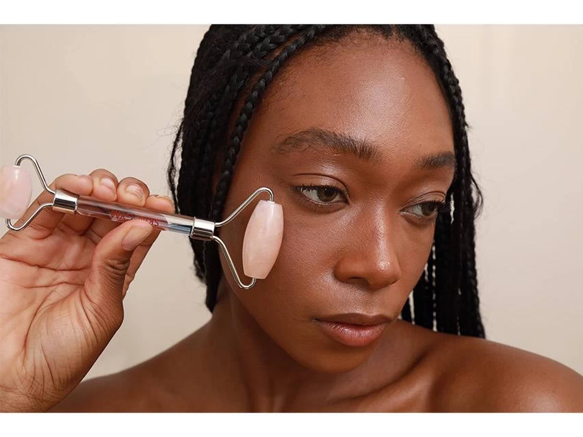 Skin Gym Rose Quartz Facial Roller 2 Skin Gym Rose Quartz Facial Roller - Image 2